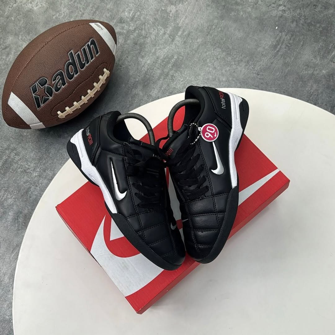 Men’s Black Indoor Football Sneakers (Futsal Style)