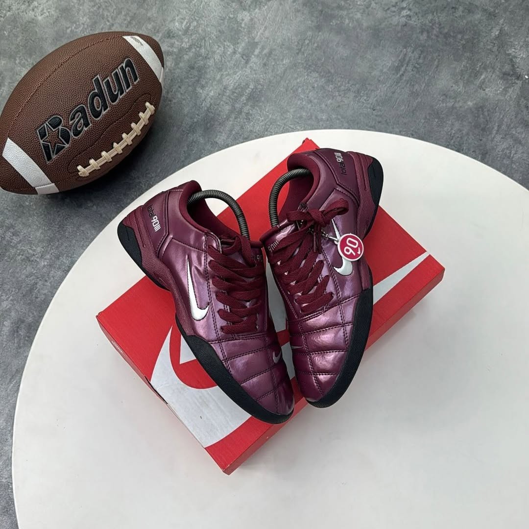 Men’s Black Indoor Football Sneakers (Futsal Style)